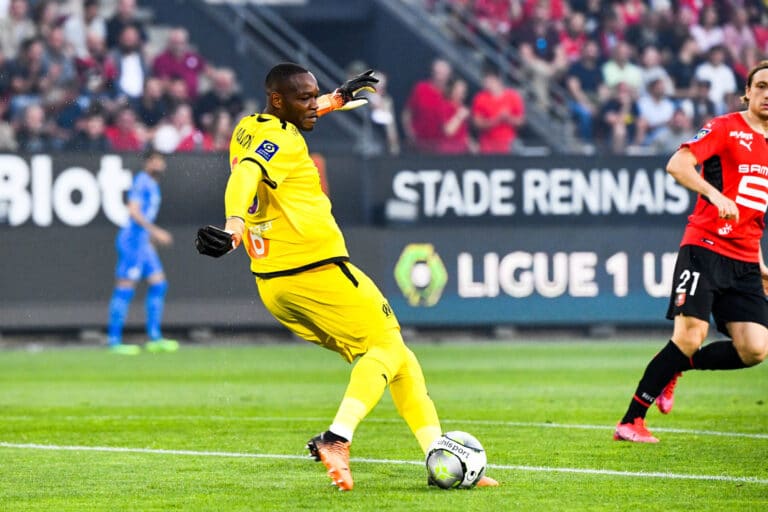 Mercato : Le Stade Rennais cible trois gardiens ! Mandanda - Stade Rennais