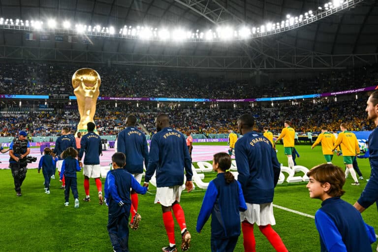 Coupe du Monde 2022 : Affiches, dates… Le programme complet des huitièmes de finale ! L'Équipe de France affrontera la Pologne lors des huitièmes de finale de la Coupe du Monde 2022 au Qatar.