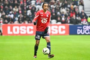 Après le PSG, le Real Madrid veut aussi Leny Yoro !