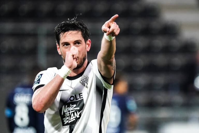 Angers.