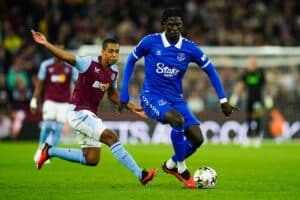 Amadou Onana : Aston Villa et Everton proche d'un accord !