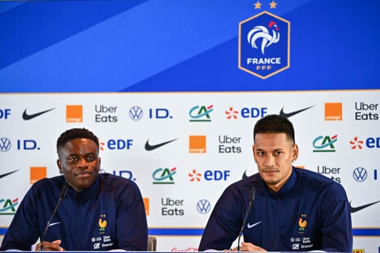 Alphonse Aréola : « Les tirs au but ? On n’est pas aidés » Brice Samba (à gauche) et Alphonse Aréola (à droite) étaient en conférence de presse, ce mercredi.