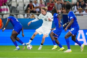 Le Real Madrid a un œil sur Nick Woltemade