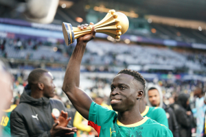 Sénégal : célébration avec le trophée de la CAN malgré tout !