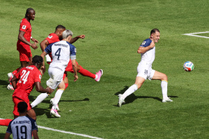 Canada 1-1 Bosnie : les tops et les flops du premier match du groupe B