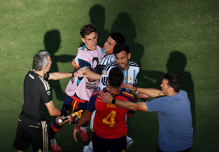Paredes craque complètement : les images choquantes de la bagarre avec les espagnols Paredes, Coupe du monde, argentine