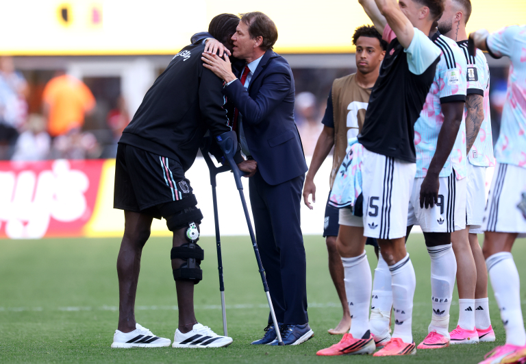 Amadou Onana victime d’une rupture des ligaments croisés amadou onana